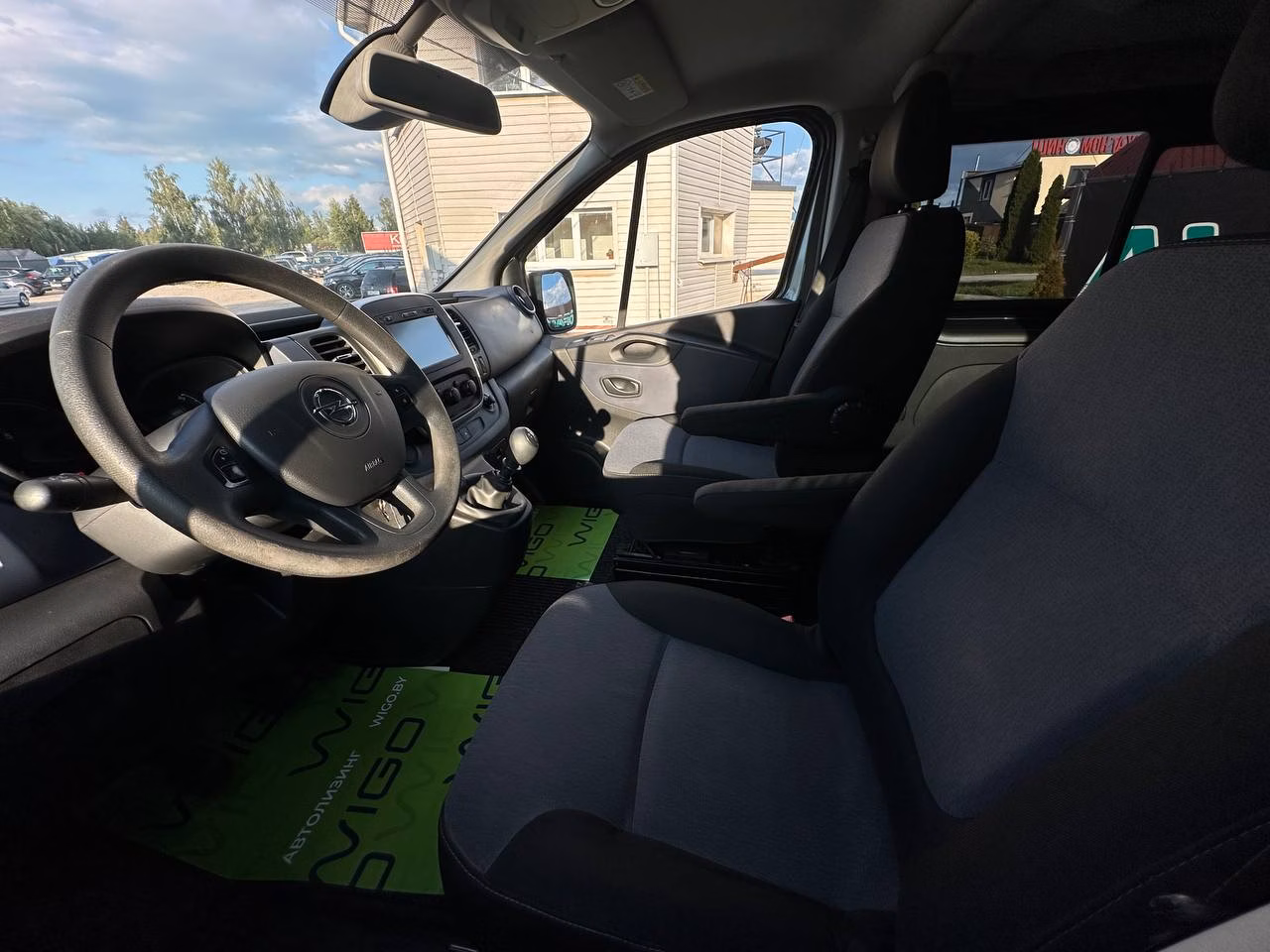 Opel Vivaro фото 10