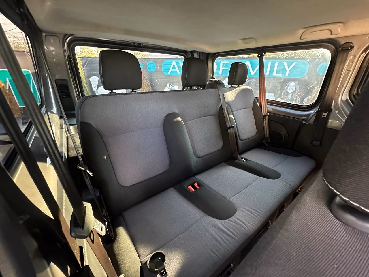 Opel Vivaro фото 13