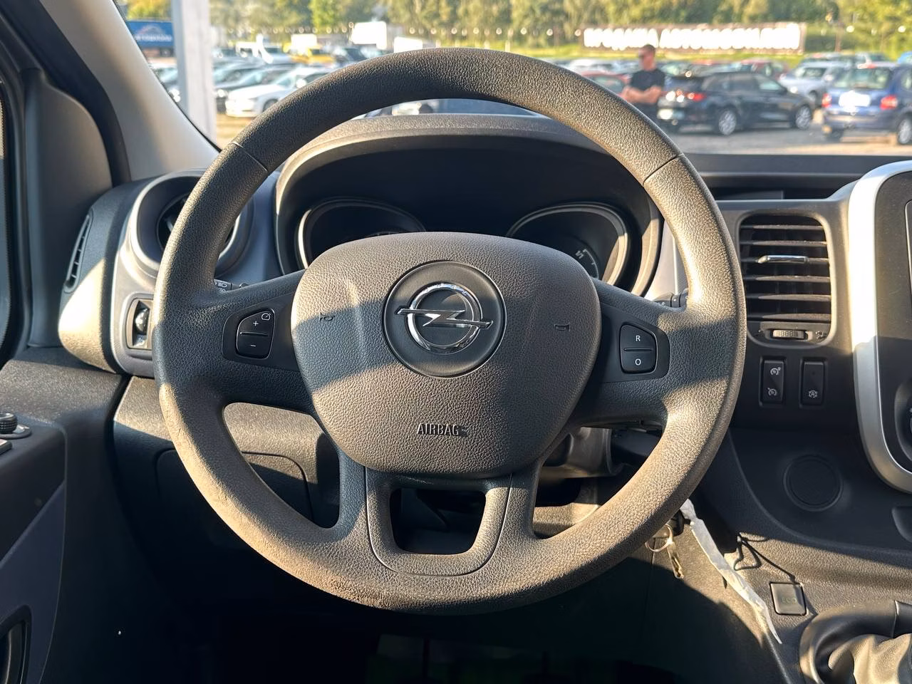 Opel Vivaro фото 15