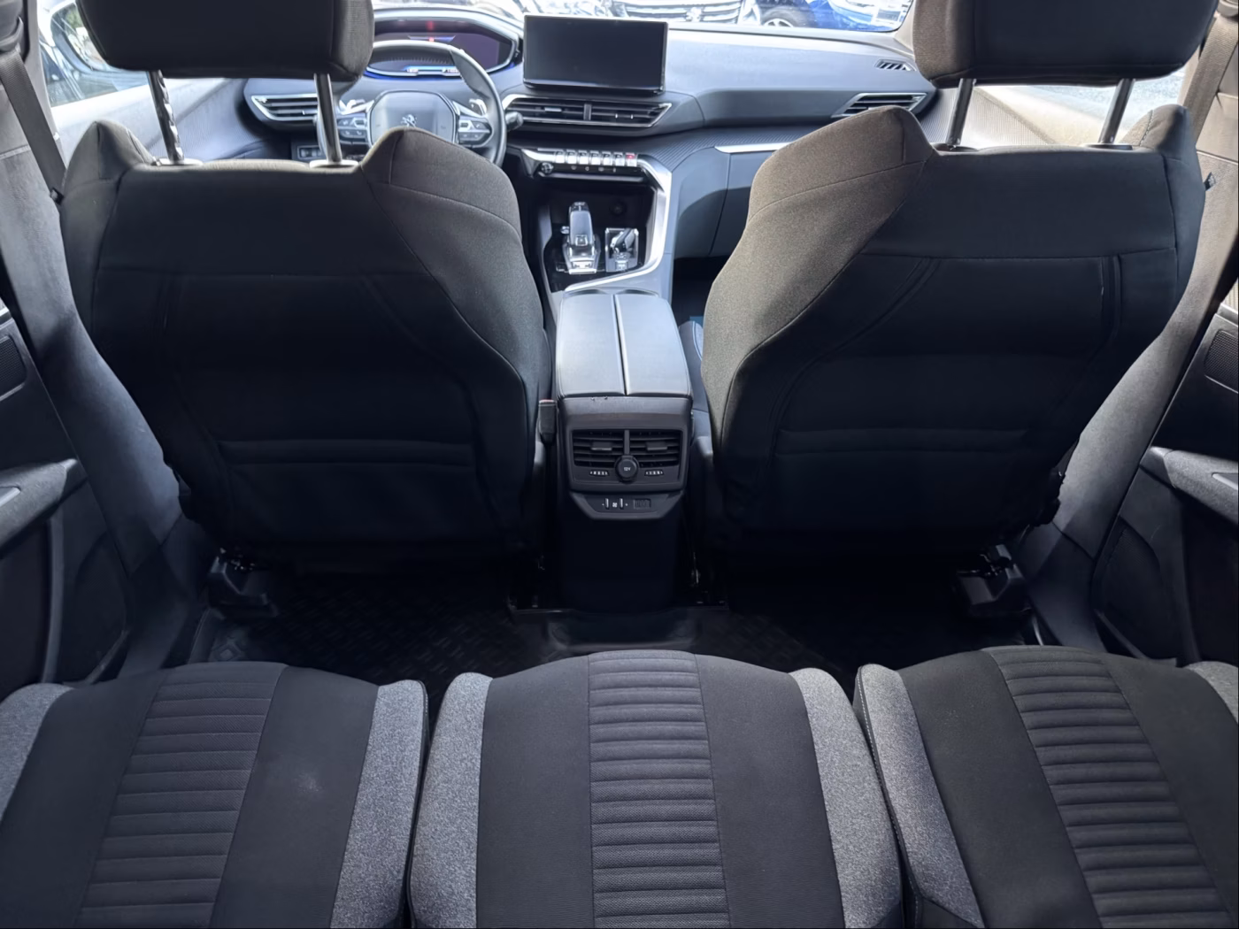 Peugeot 5008 фото 16