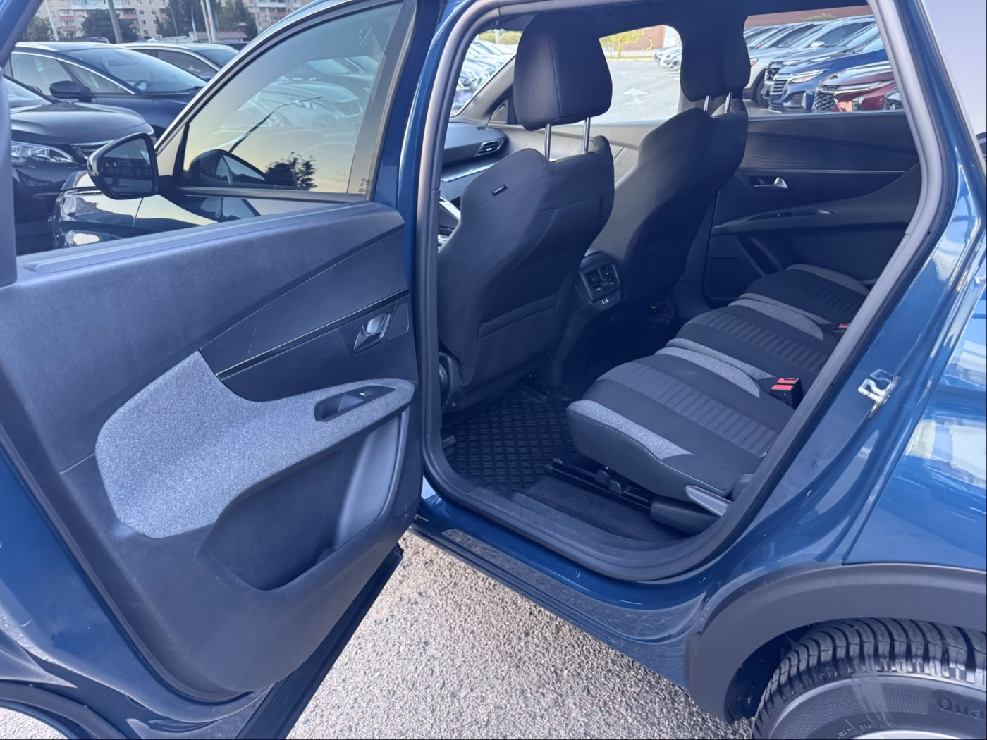 Peugeot 5008 фото 17