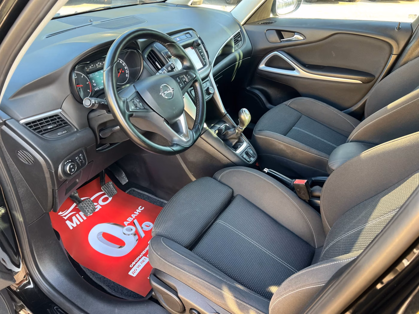 Opel Zafira фото 9