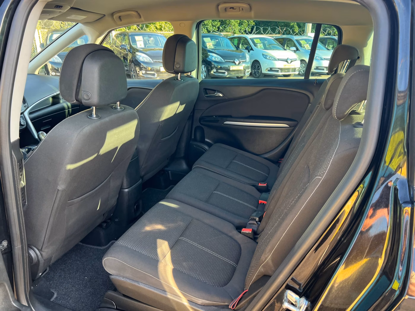 Opel Zafira фото 15