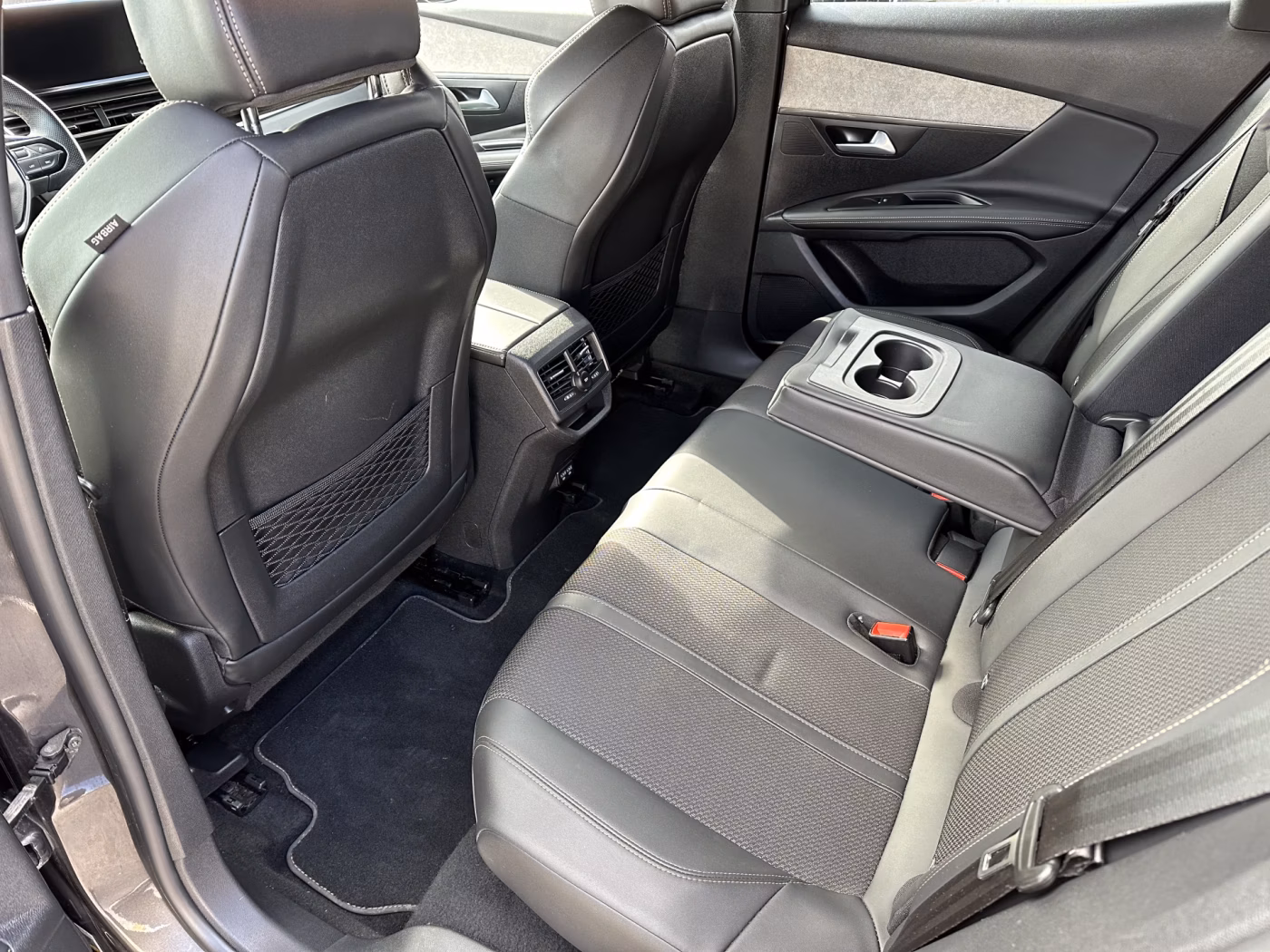 Peugeot 3008 фото 9