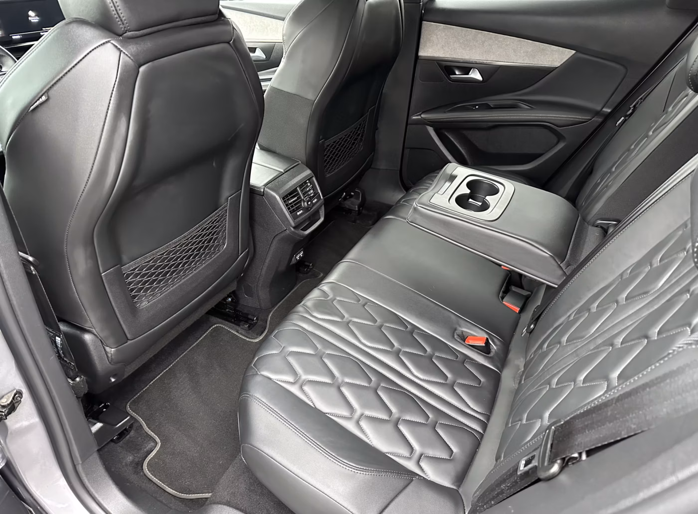 Peugeot 3008 фото 9