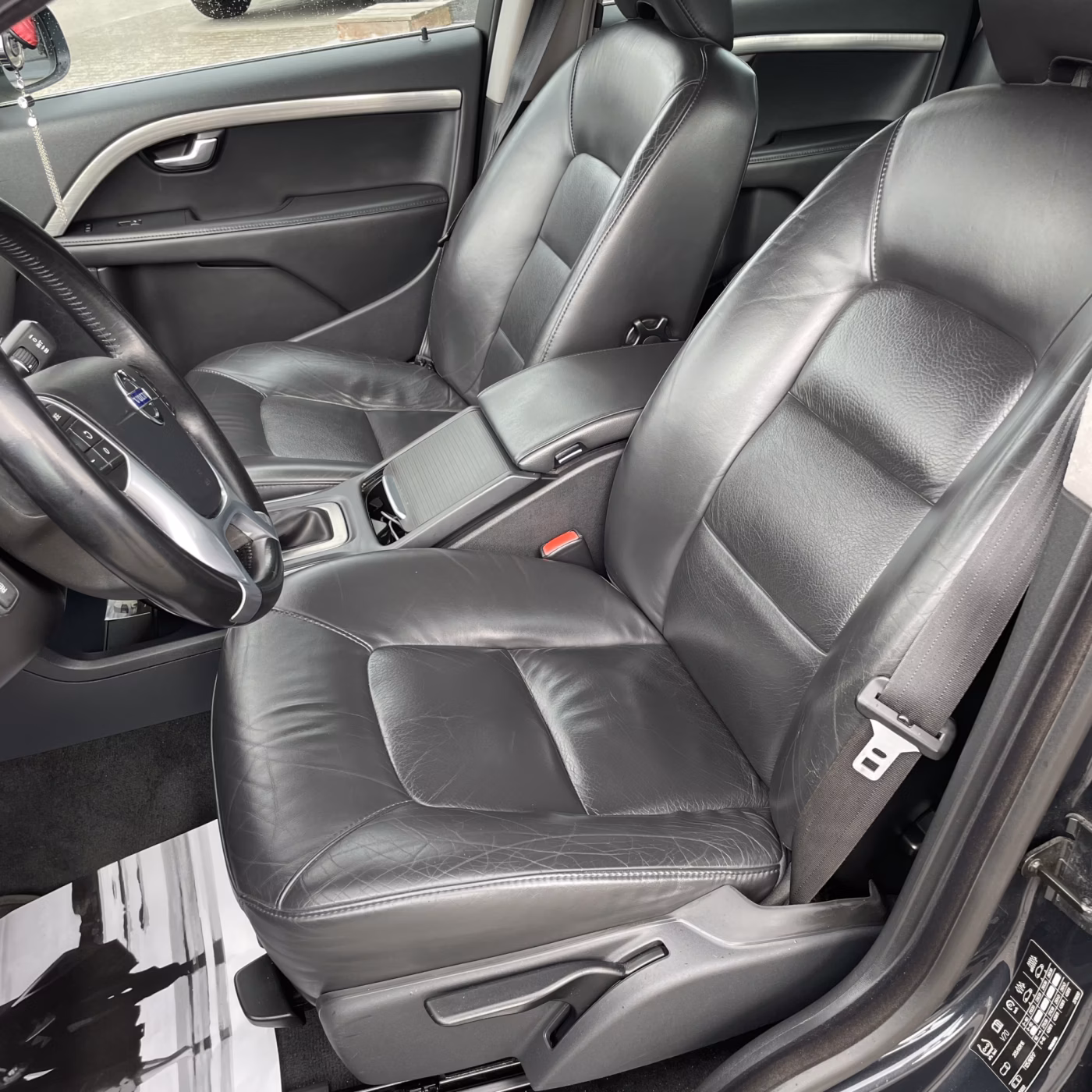 Volvo V70 фото 11