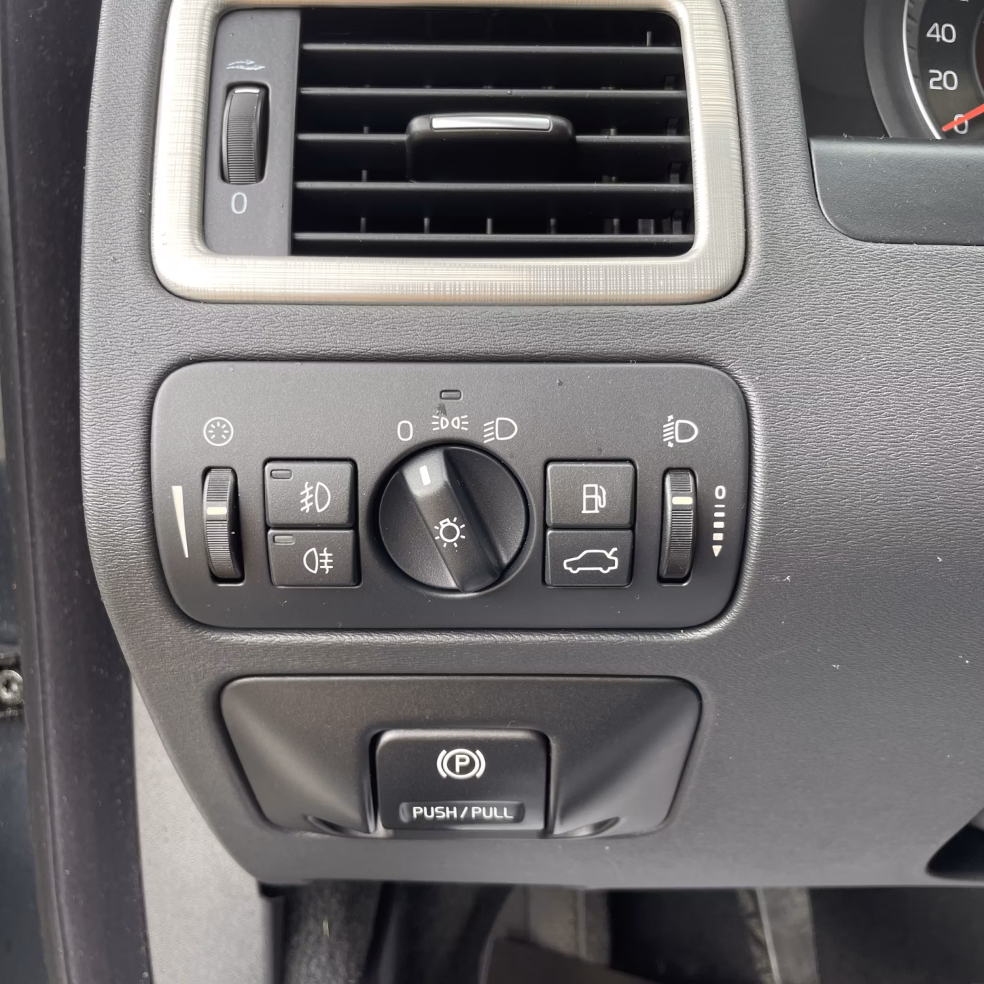 Volvo V70 фото 13