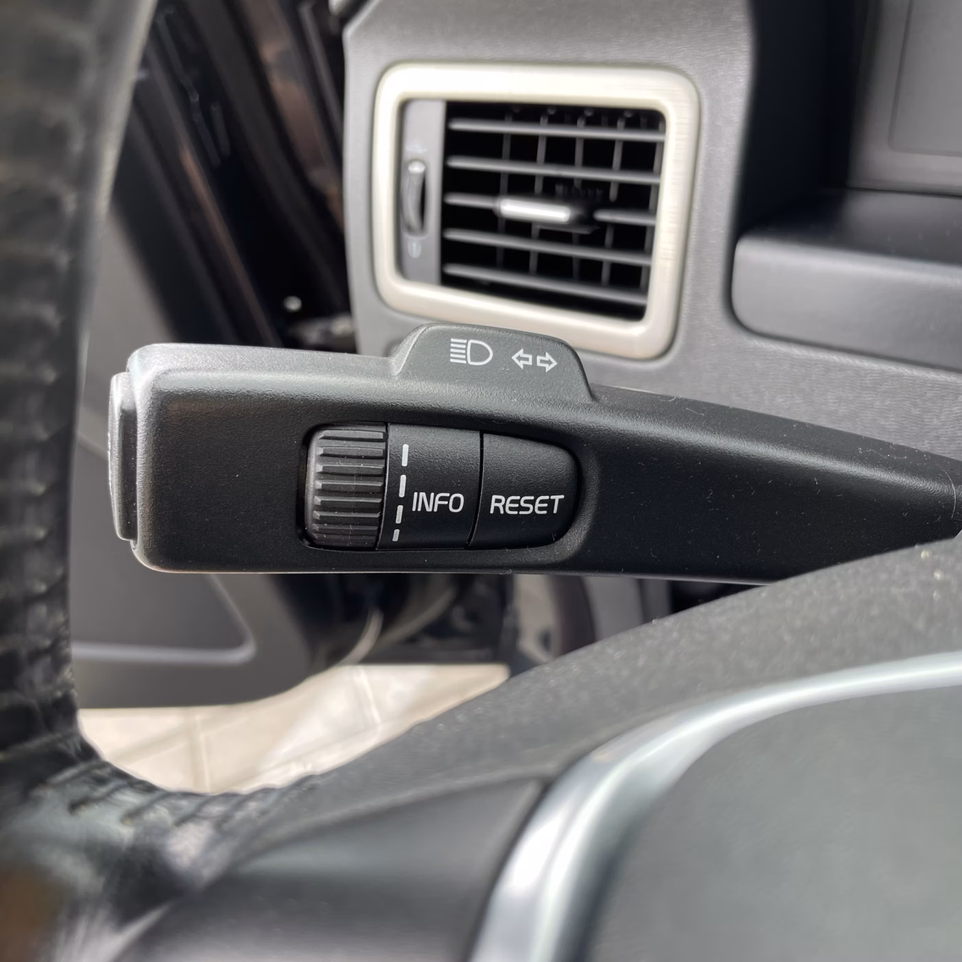 Volvo V70 фото 16