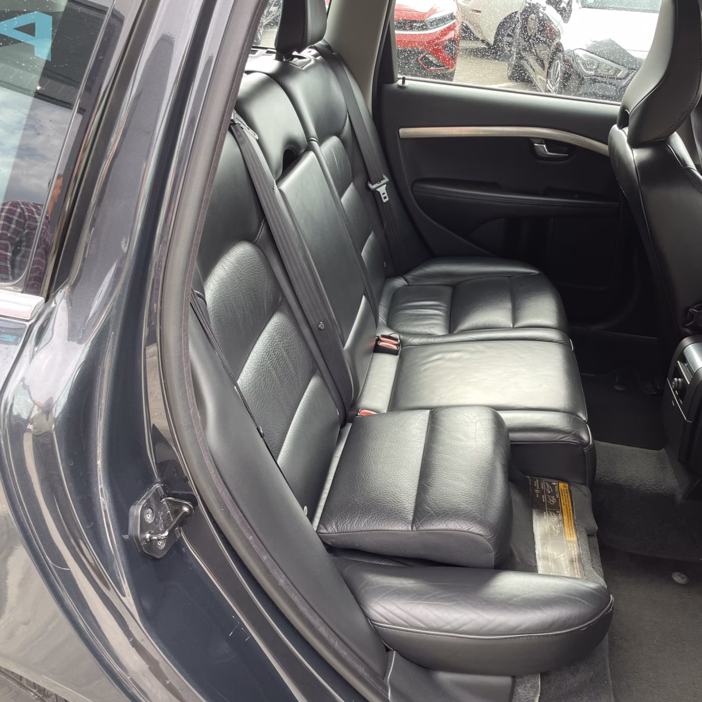 Volvo V70 фото 19