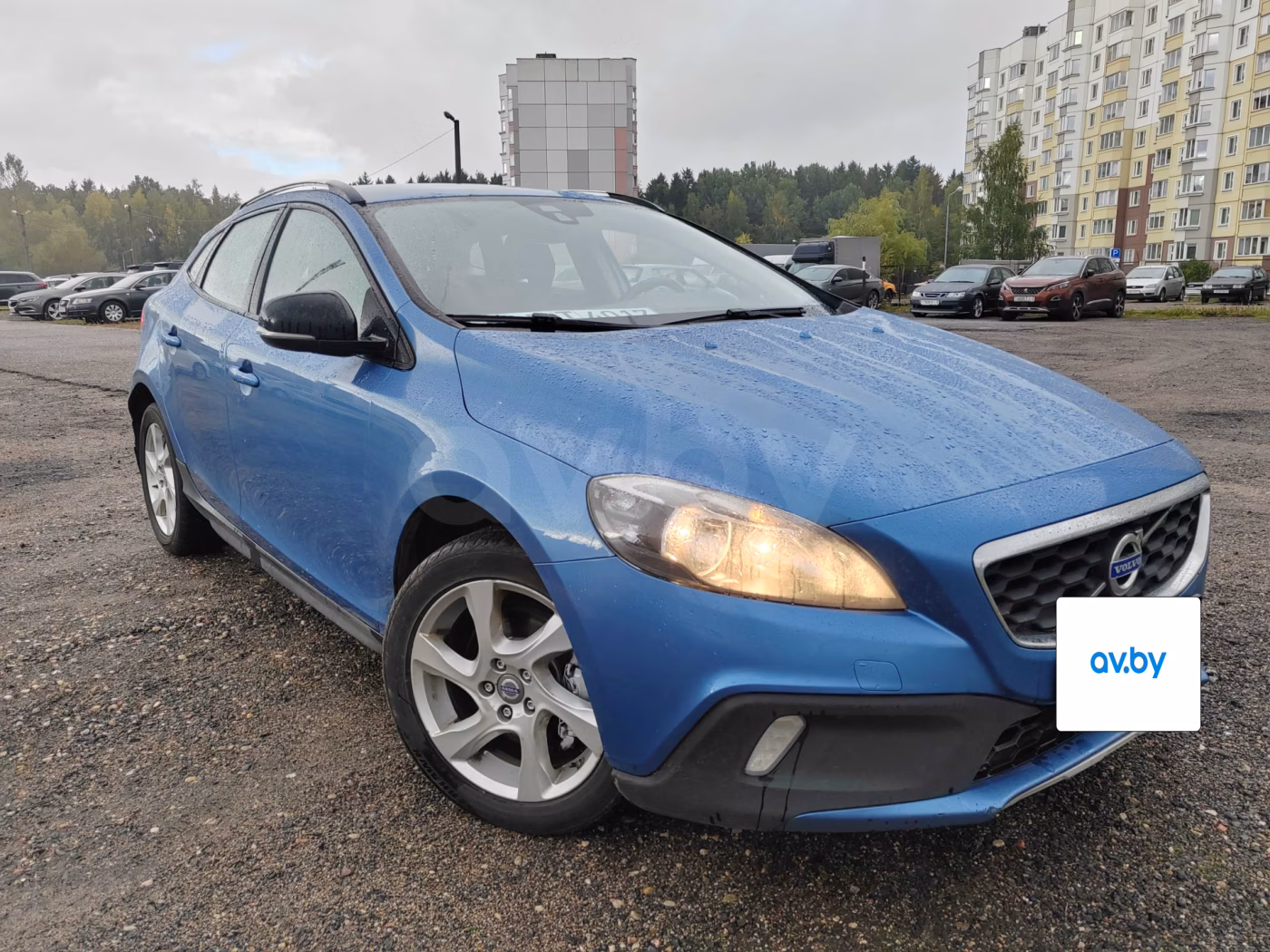 Volvo V40 Cross Country фото 2