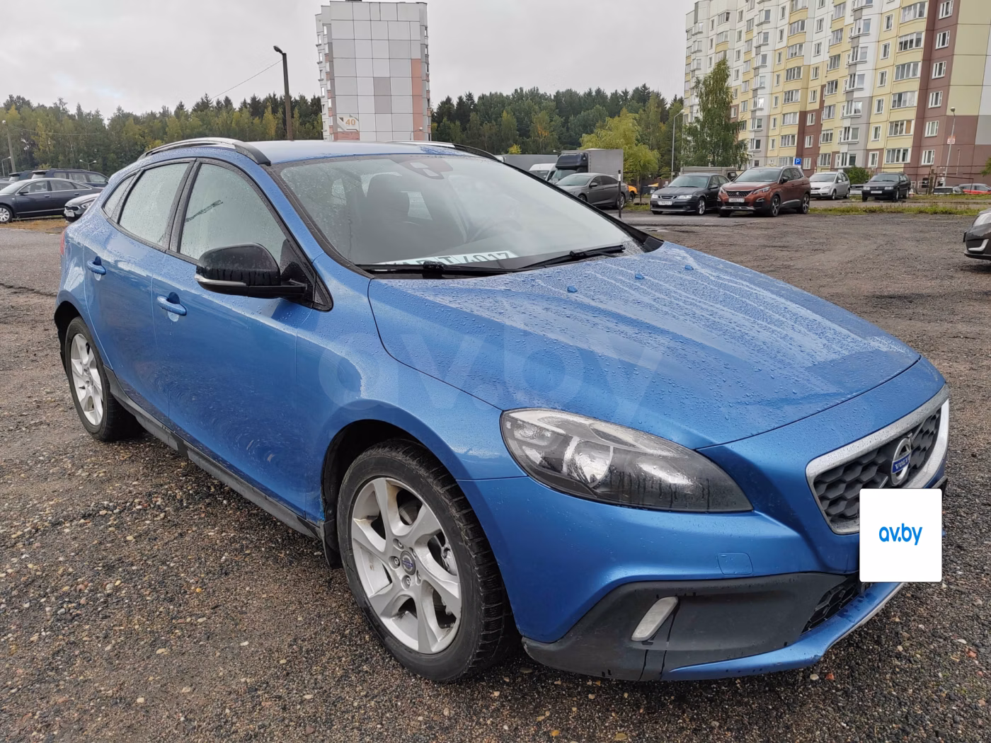 Volvo V40 Cross Country фото 6