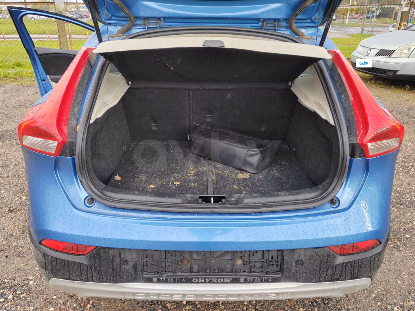 Volvo V40 Cross Country фото 11