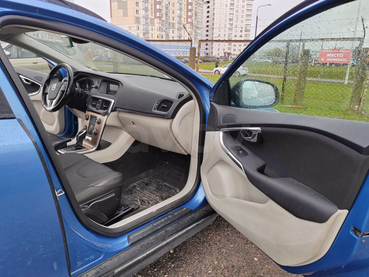 Volvo V40 Cross Country фото 12