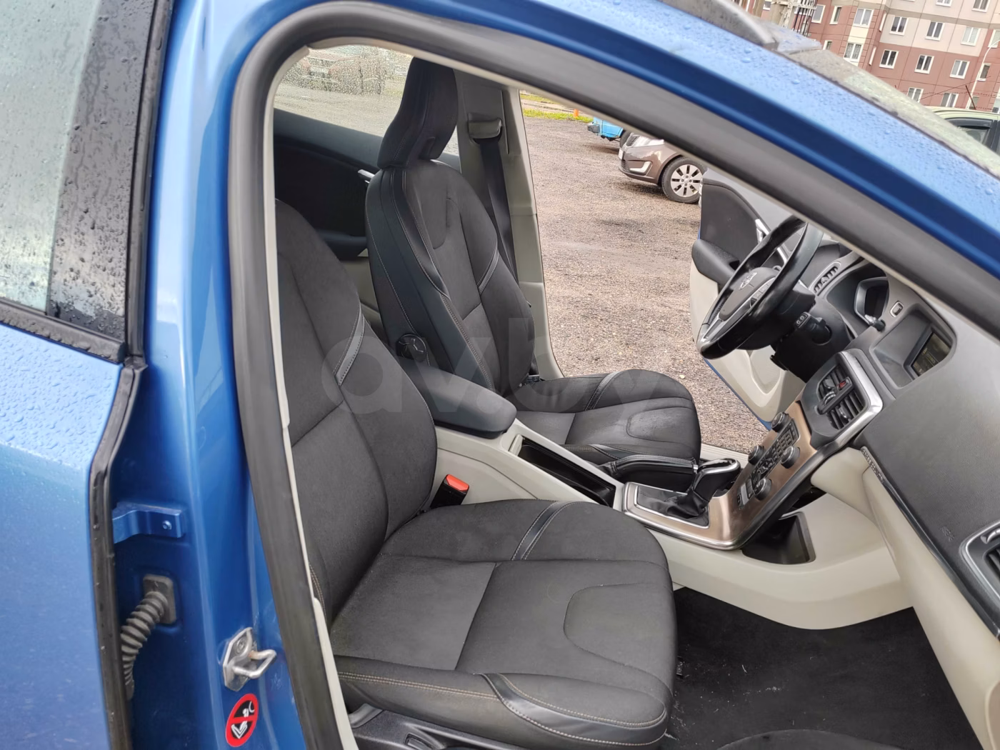 Volvo V40 Cross Country фото 14