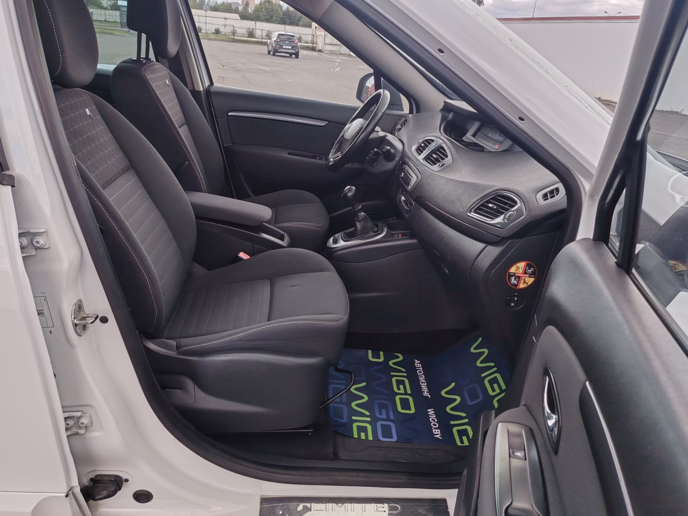 Renault Scenic фото 11