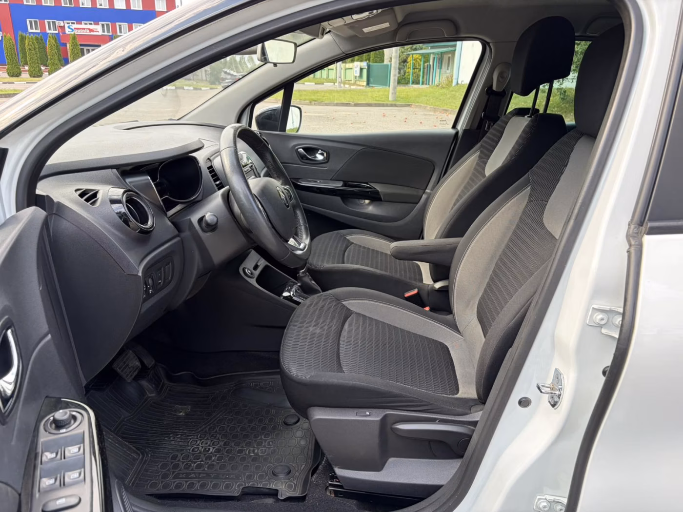 Renault Kaptur фото 12