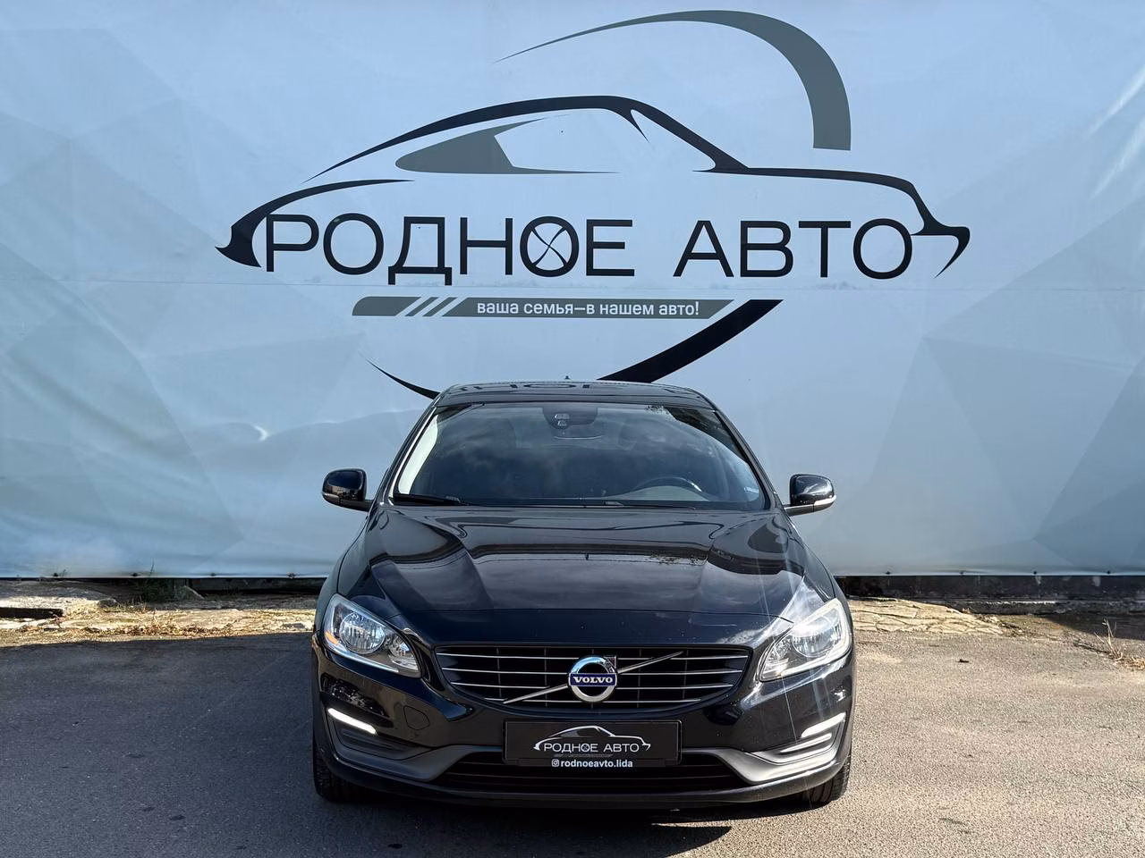 Volvo V60 фото 2