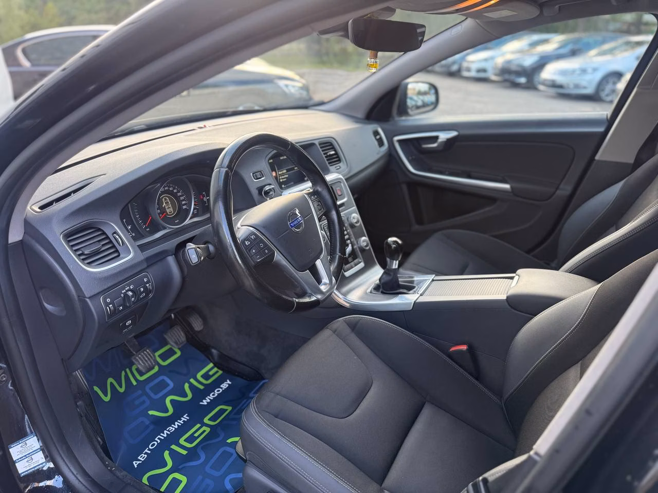 Volvo V60 фото 8