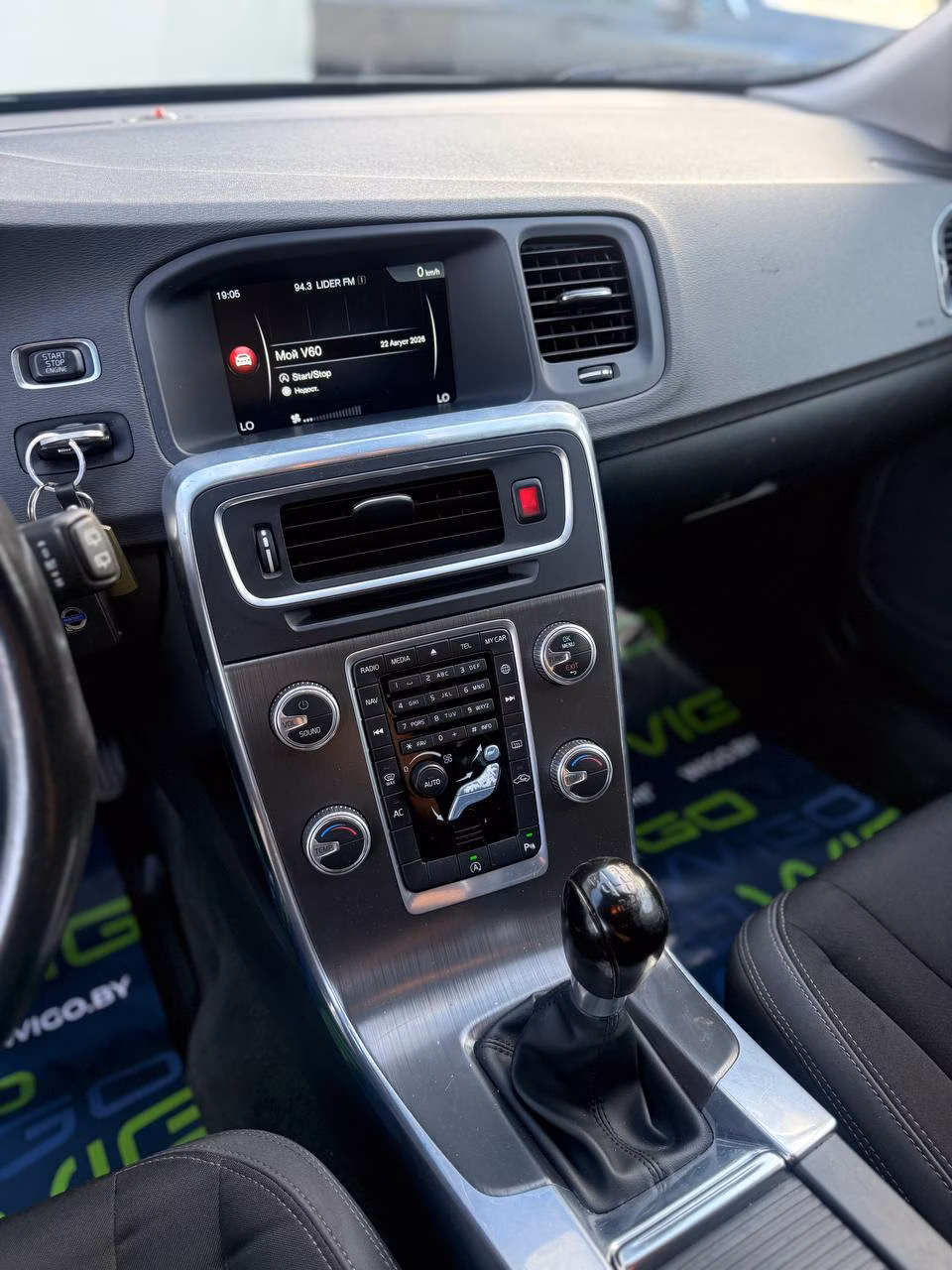 Volvo V60 фото 10