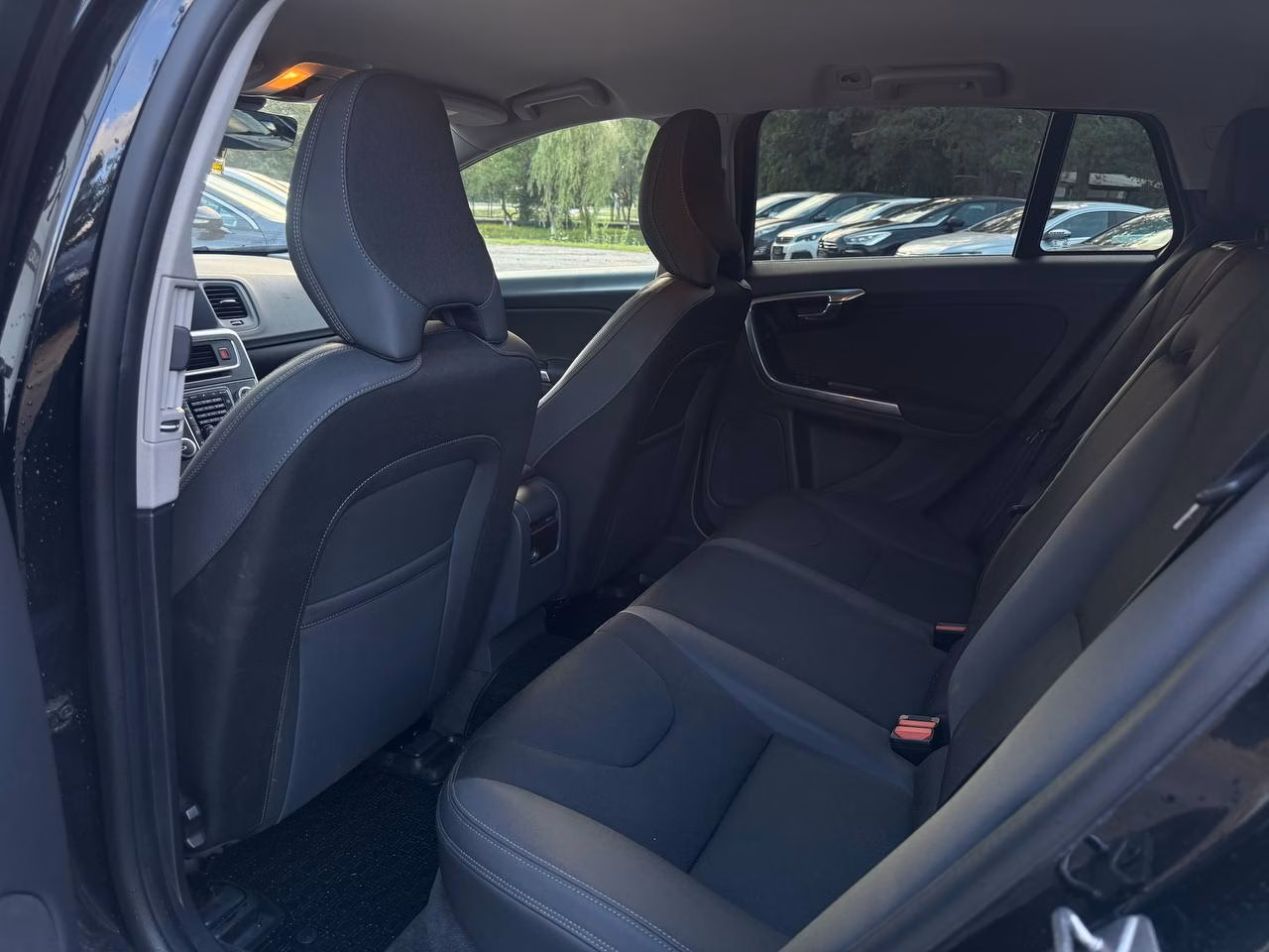 Volvo V60 фото 13