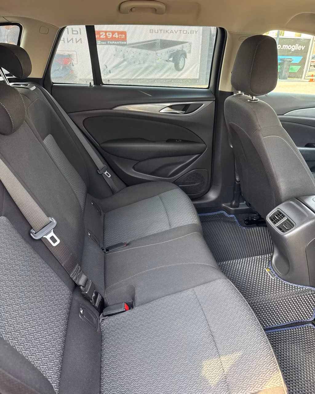 Opel Insignia фото 11