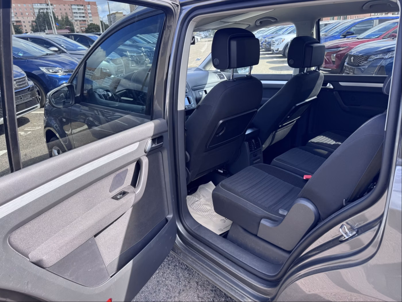Volkswagen Touran фото 14