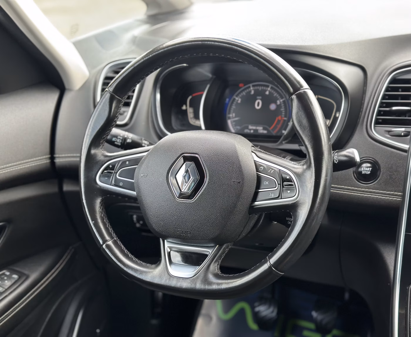 Renault Scenic фото 14