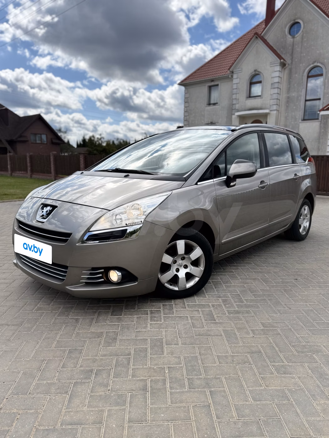 Peugeot 5008 фото 2