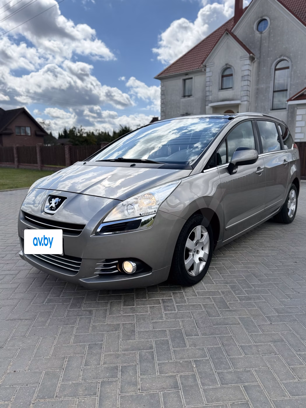 Peugeot 5008 фото 6