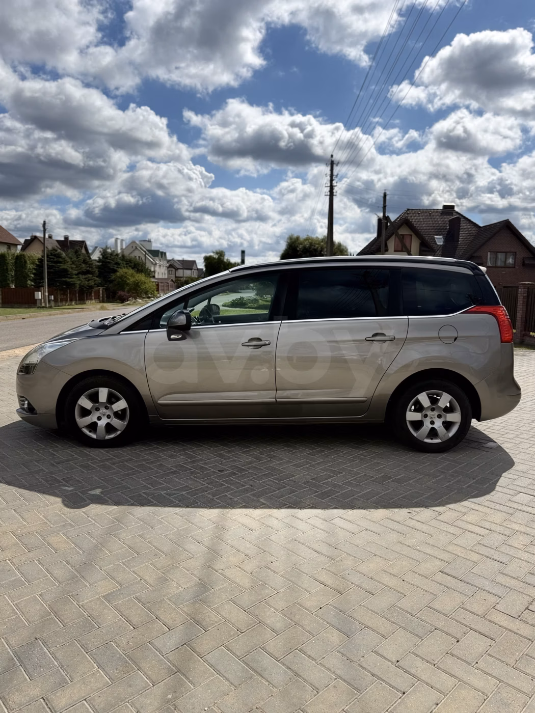 Peugeot 5008 фото 10