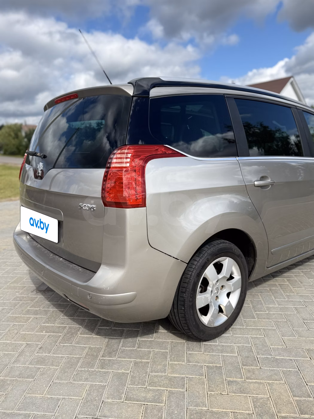 Peugeot 5008 фото 16