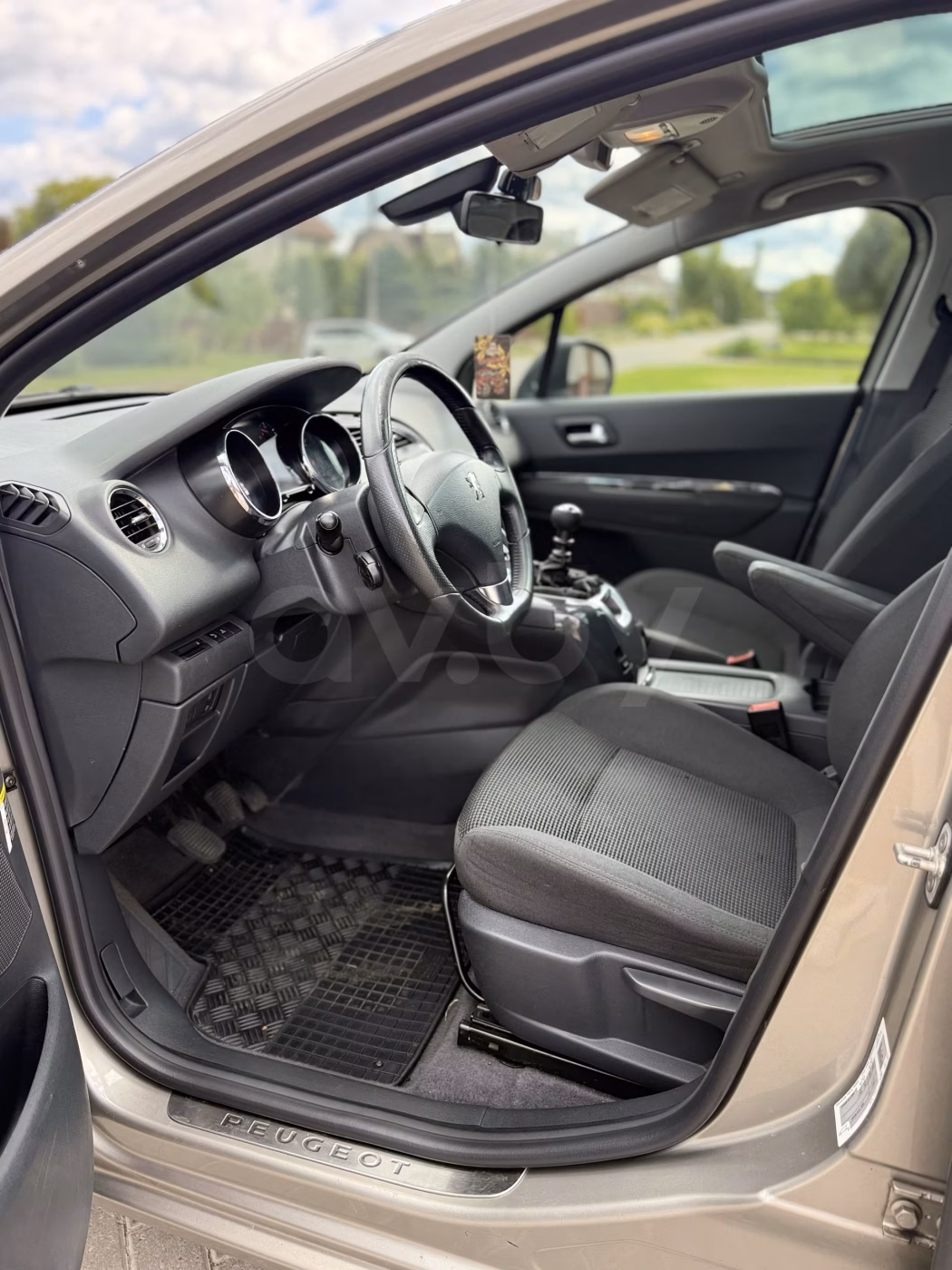 Peugeot 5008 фото 17