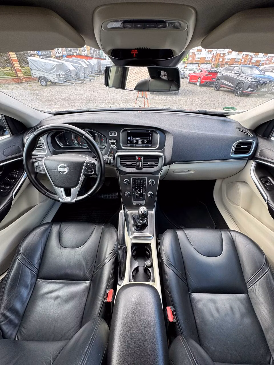Volvo V40 фото 9