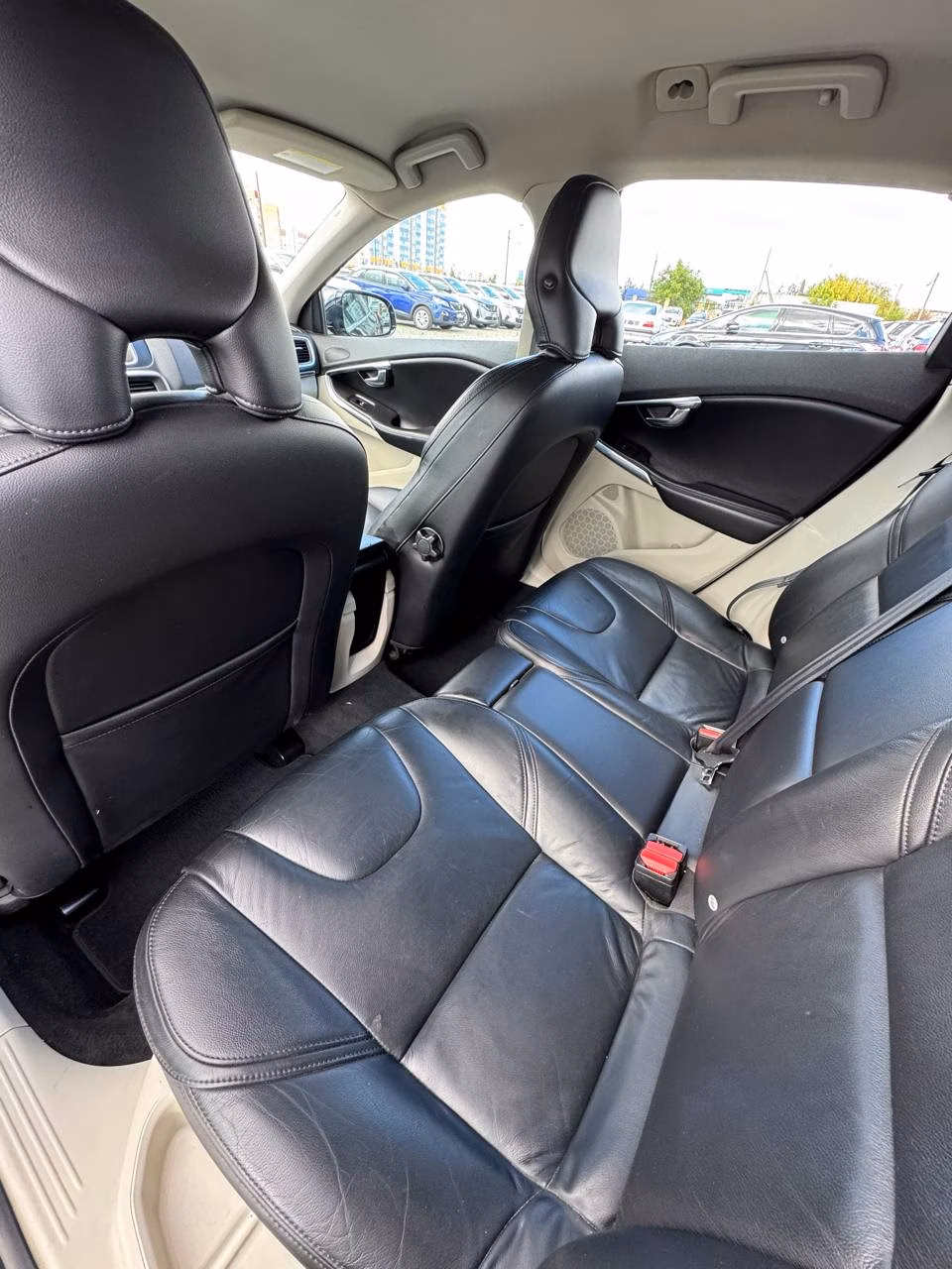 Volvo V40 фото 11