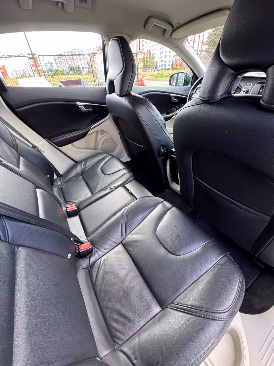 Volvo V40 фото 14