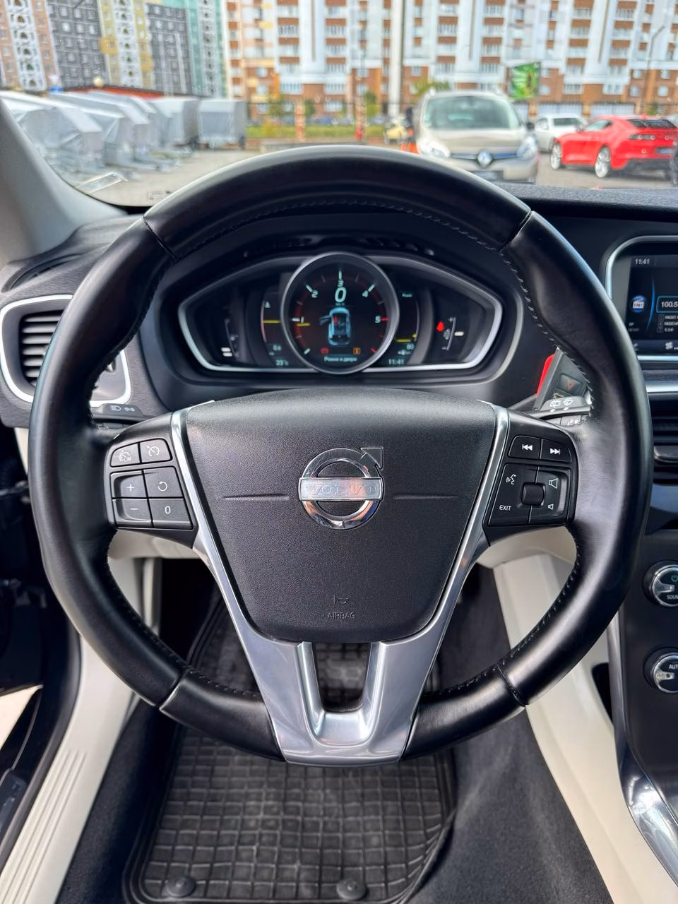 Volvo V40 фото 19