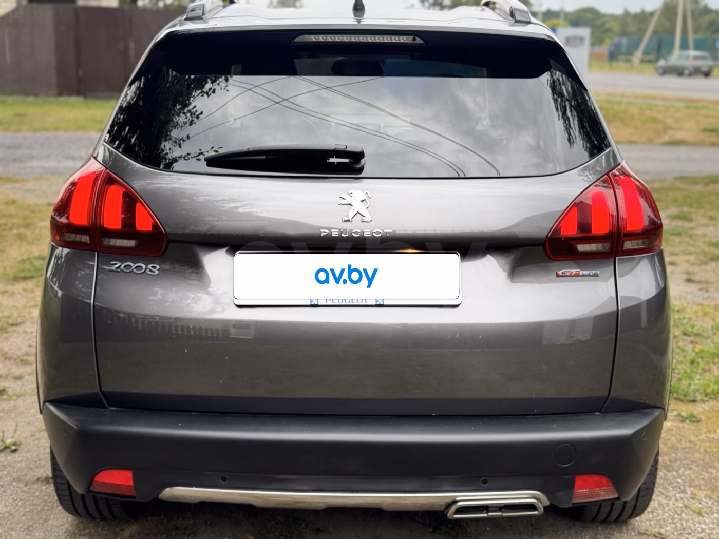 Peugeot 2008 фото 12