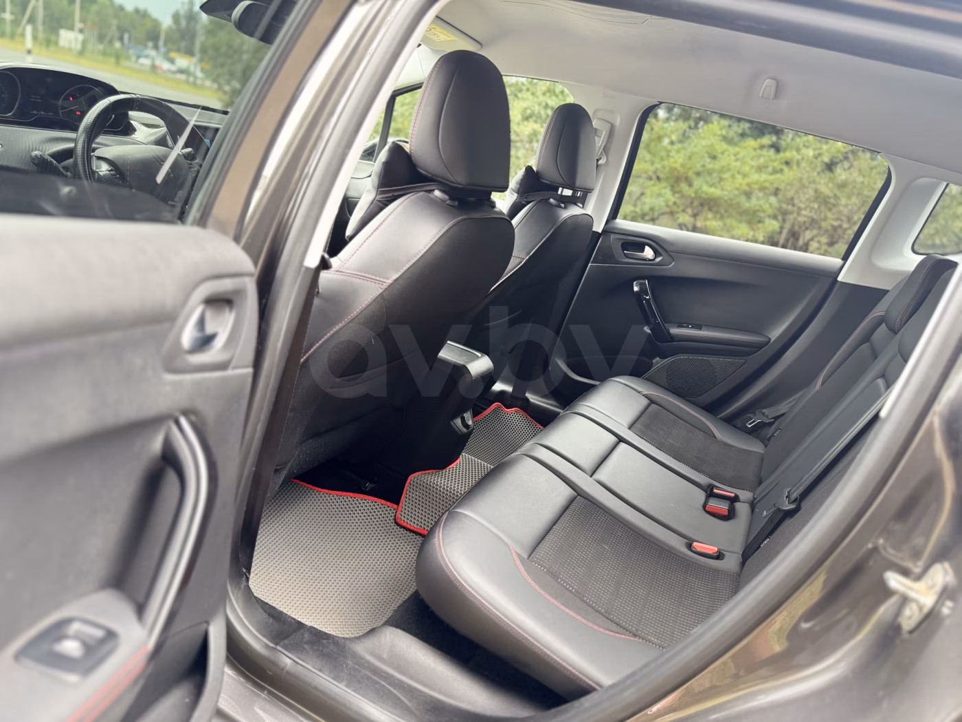 Peugeot 2008 фото 17