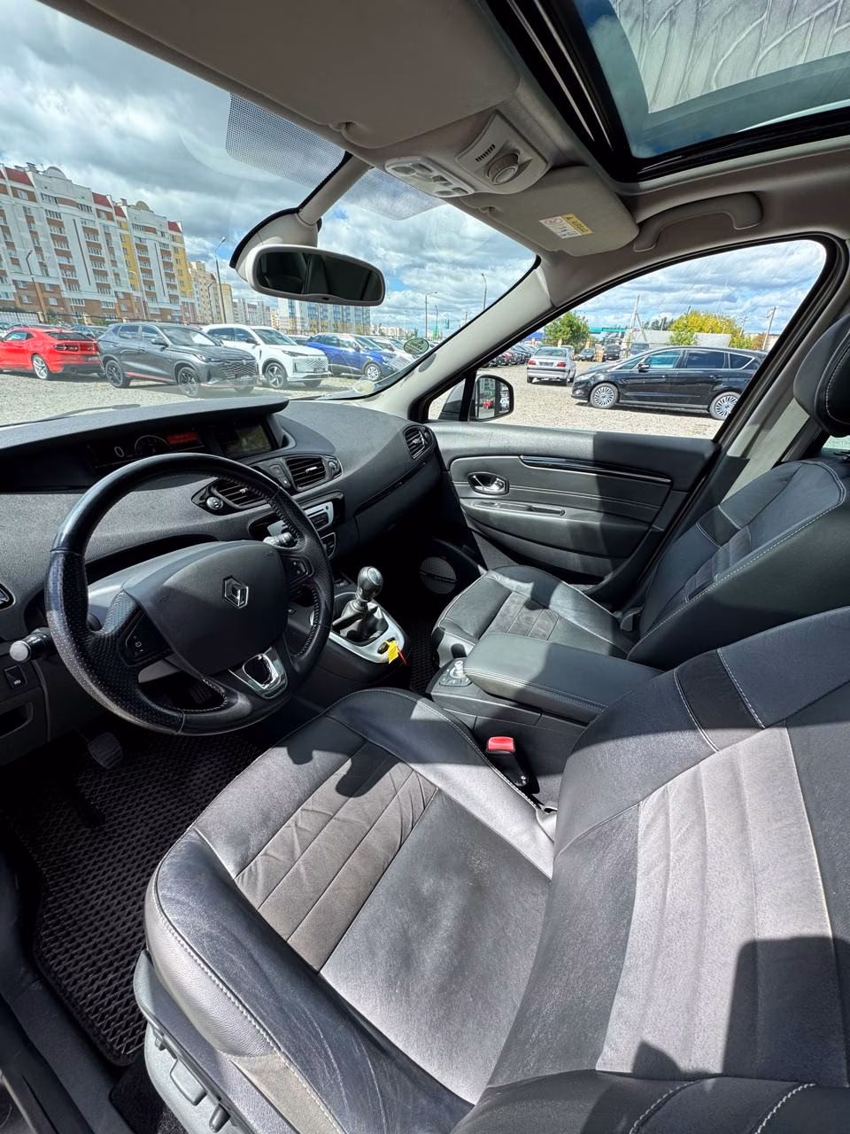 Renault Scenic фото 10