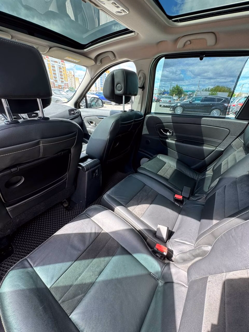 Renault Scenic фото 11