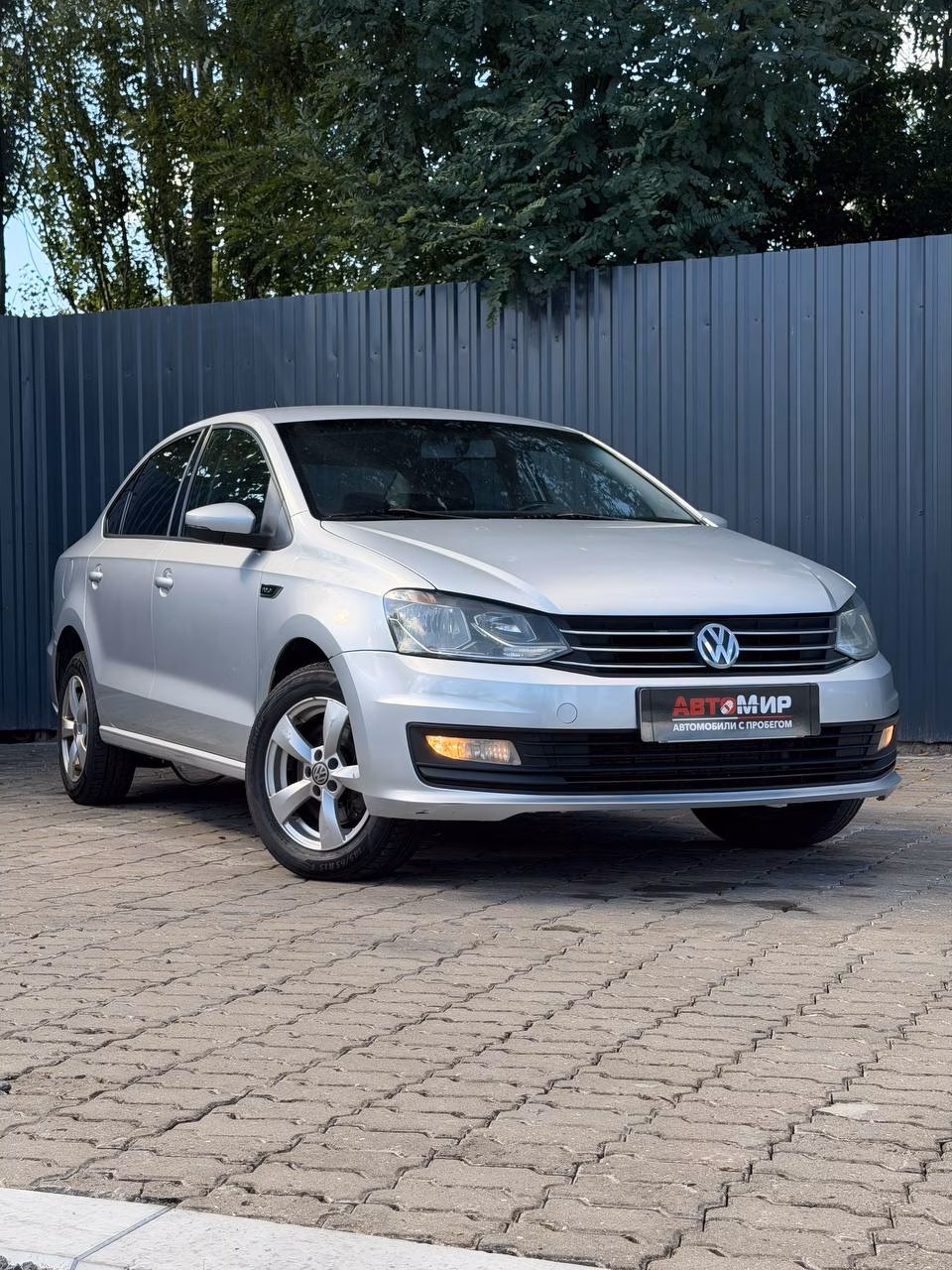 Volkswagen Polo Sedan