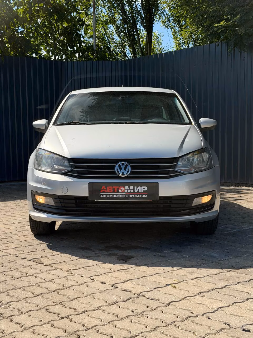 Volkswagen Polo Sedan фото 2