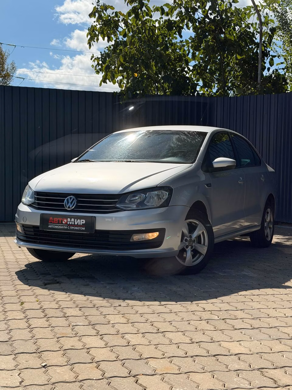 Volkswagen Polo Sedan фото 3