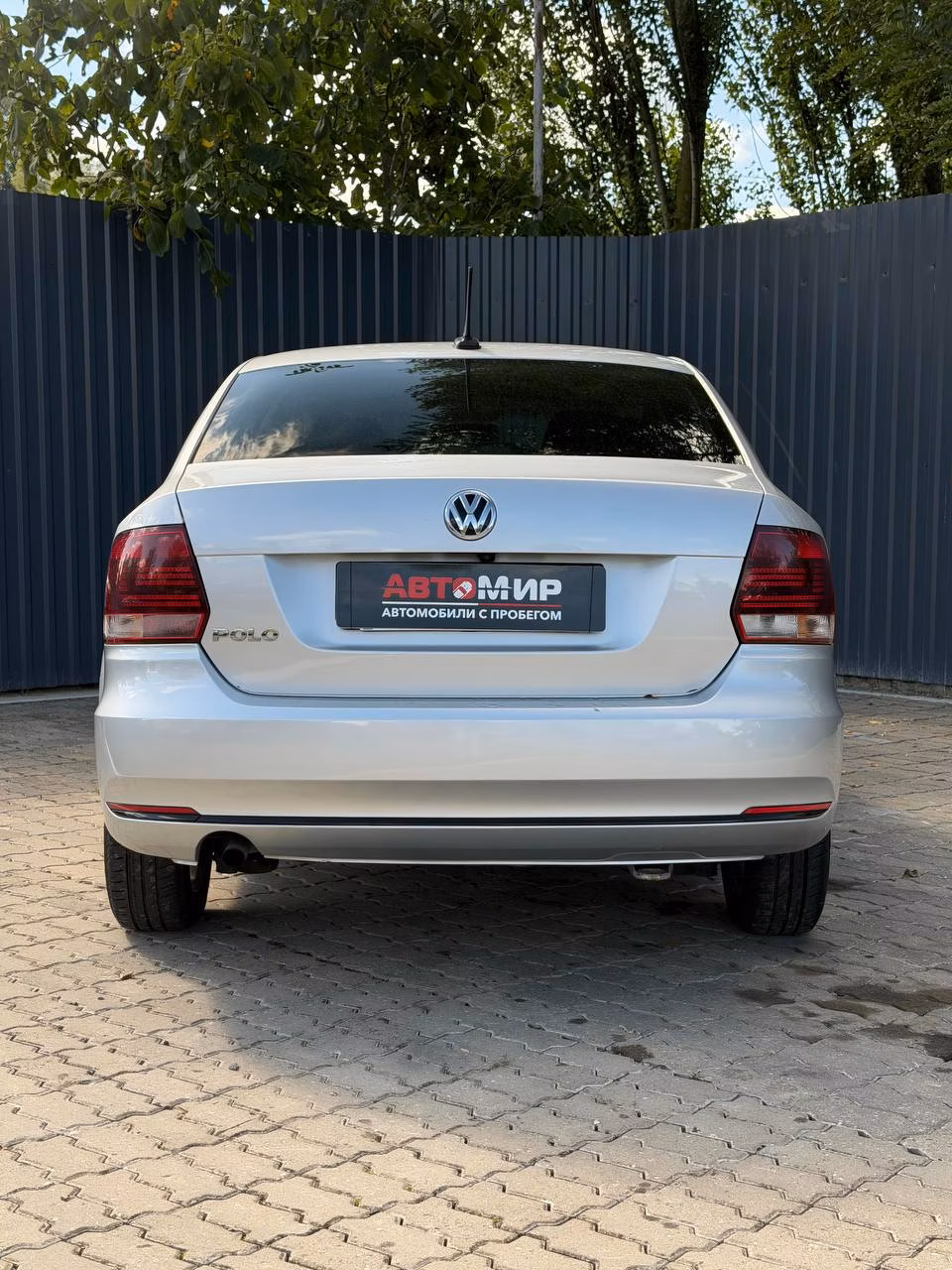 Volkswagen Polo Sedan фото 5