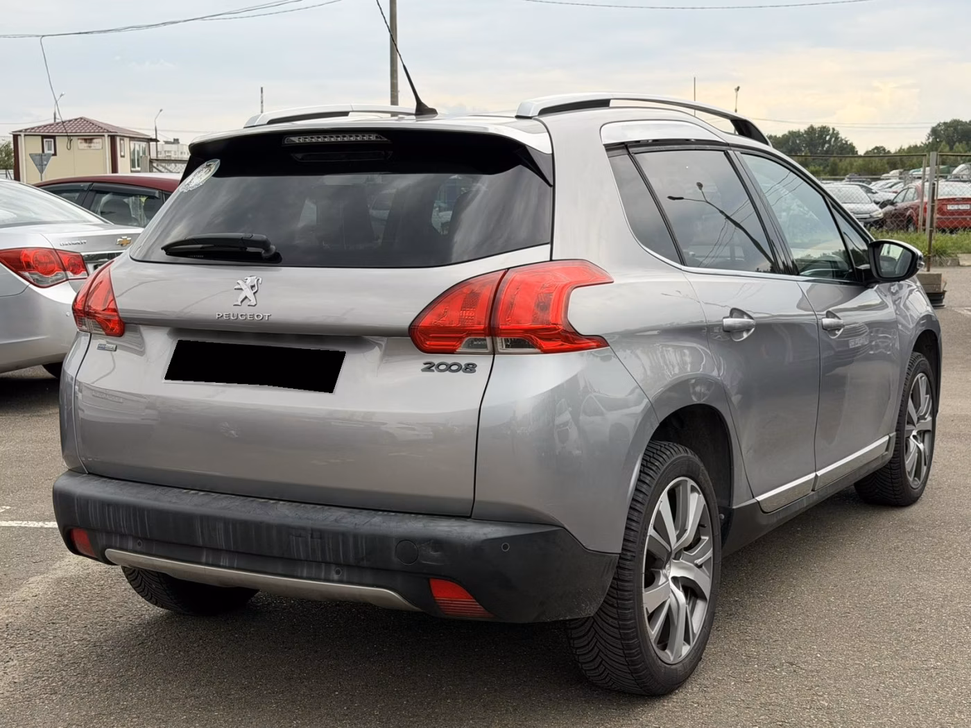 Peugeot 2008 фото 7