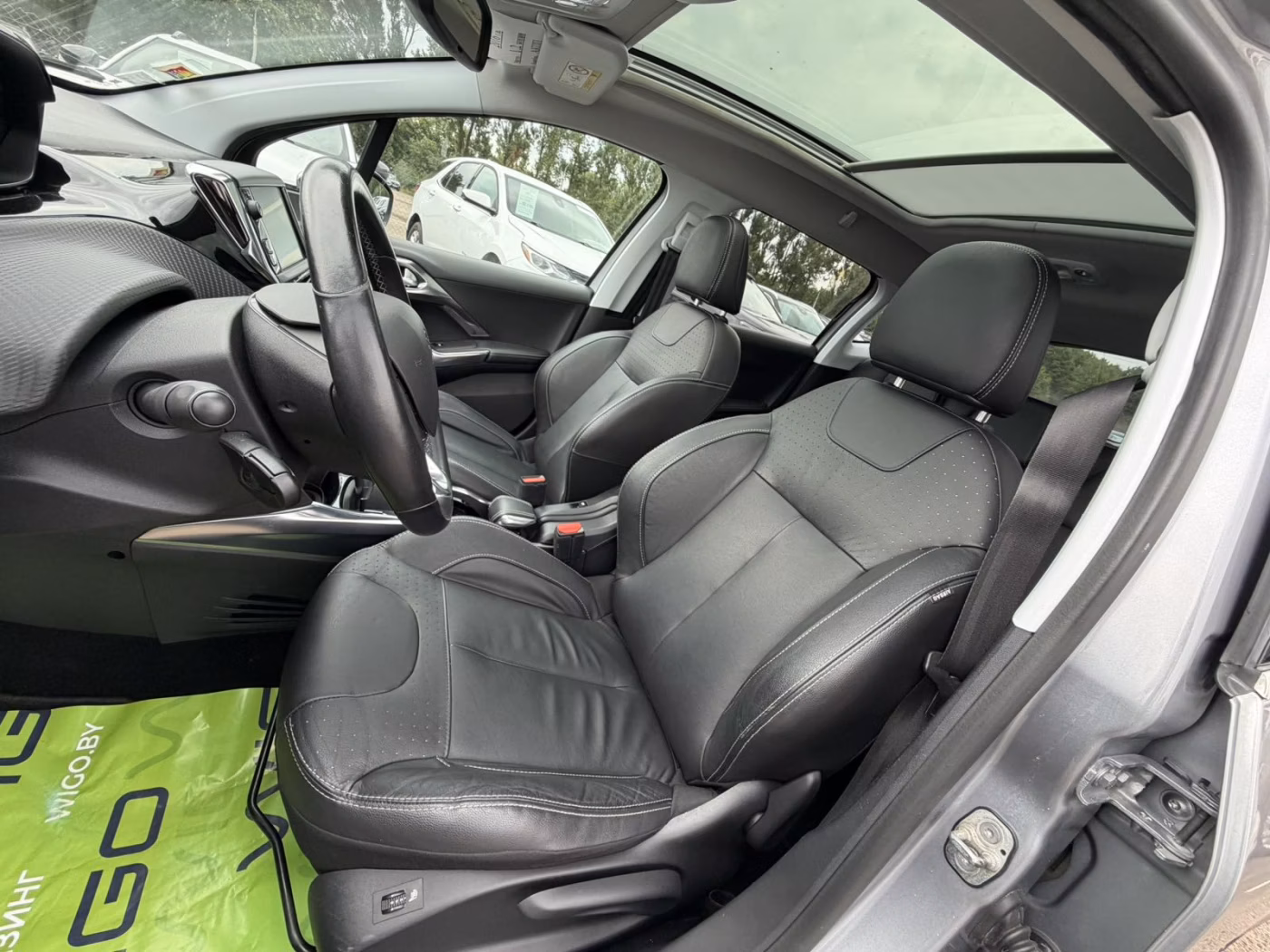 Peugeot 2008 фото 11