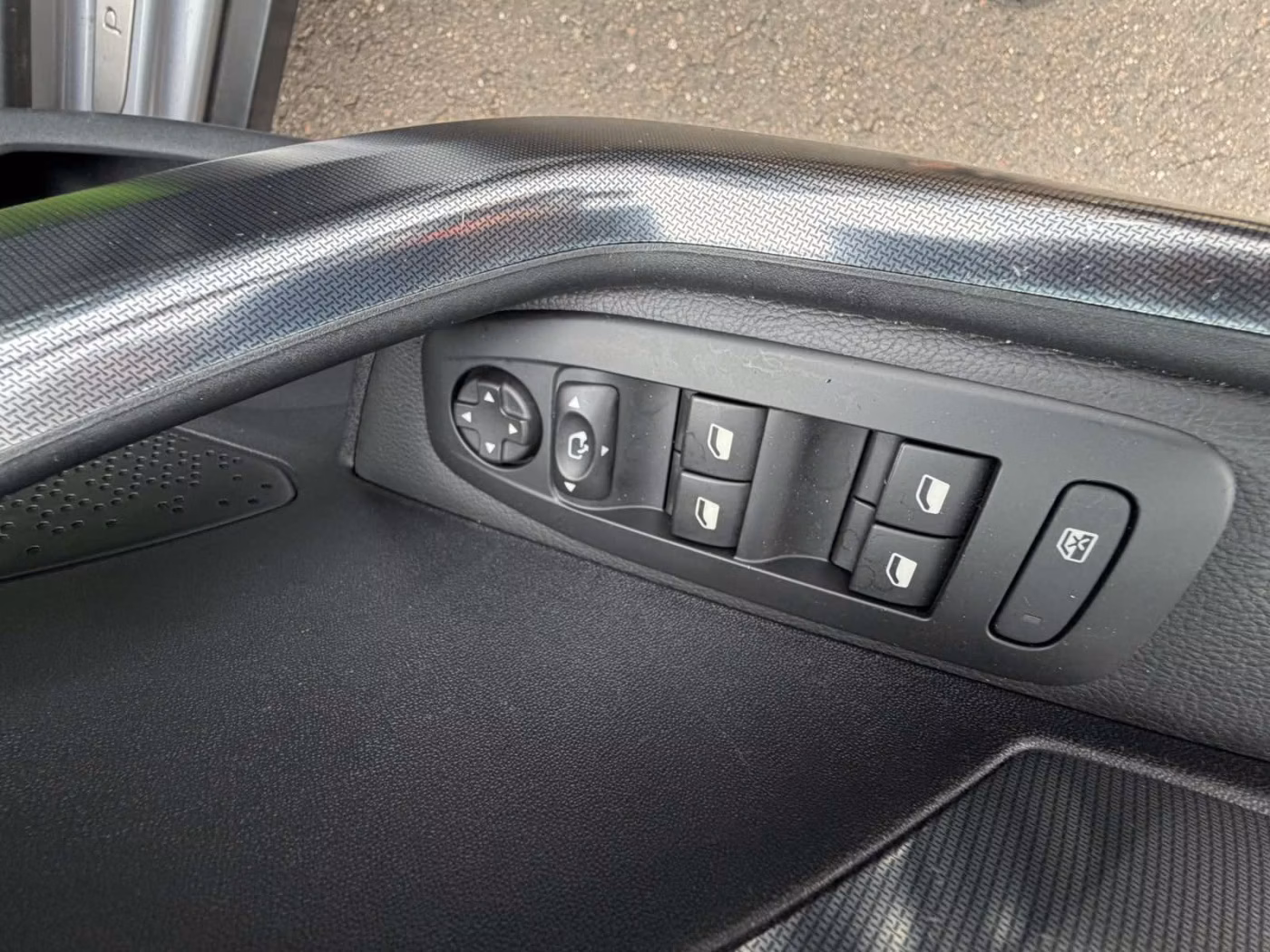 Peugeot 2008 фото 13