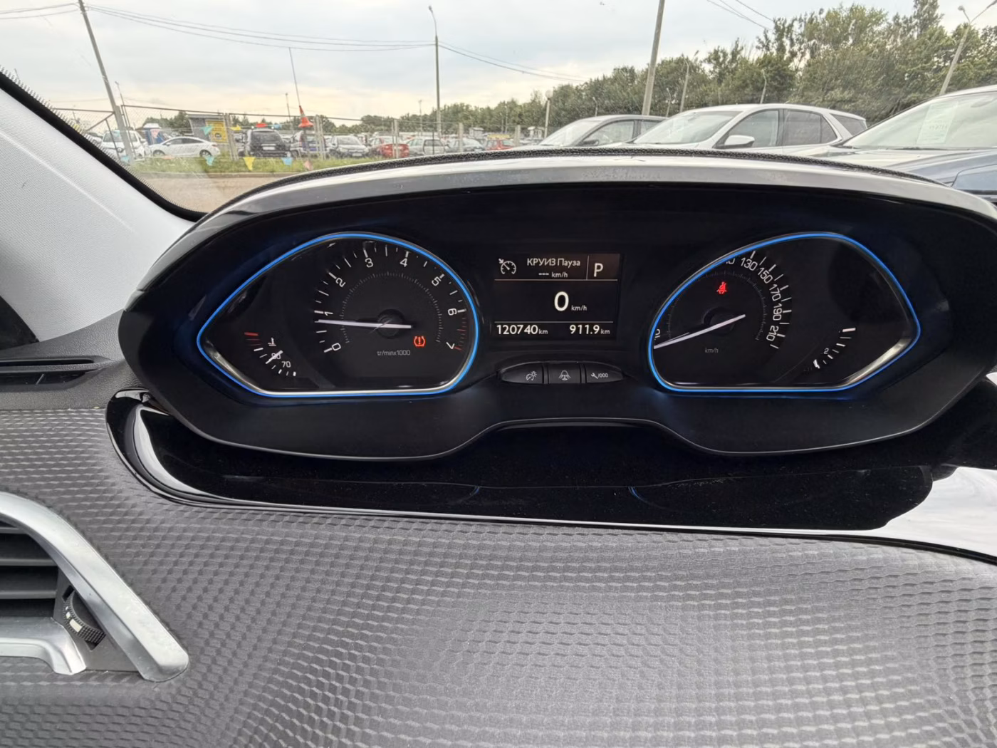 Peugeot 2008 фото 14