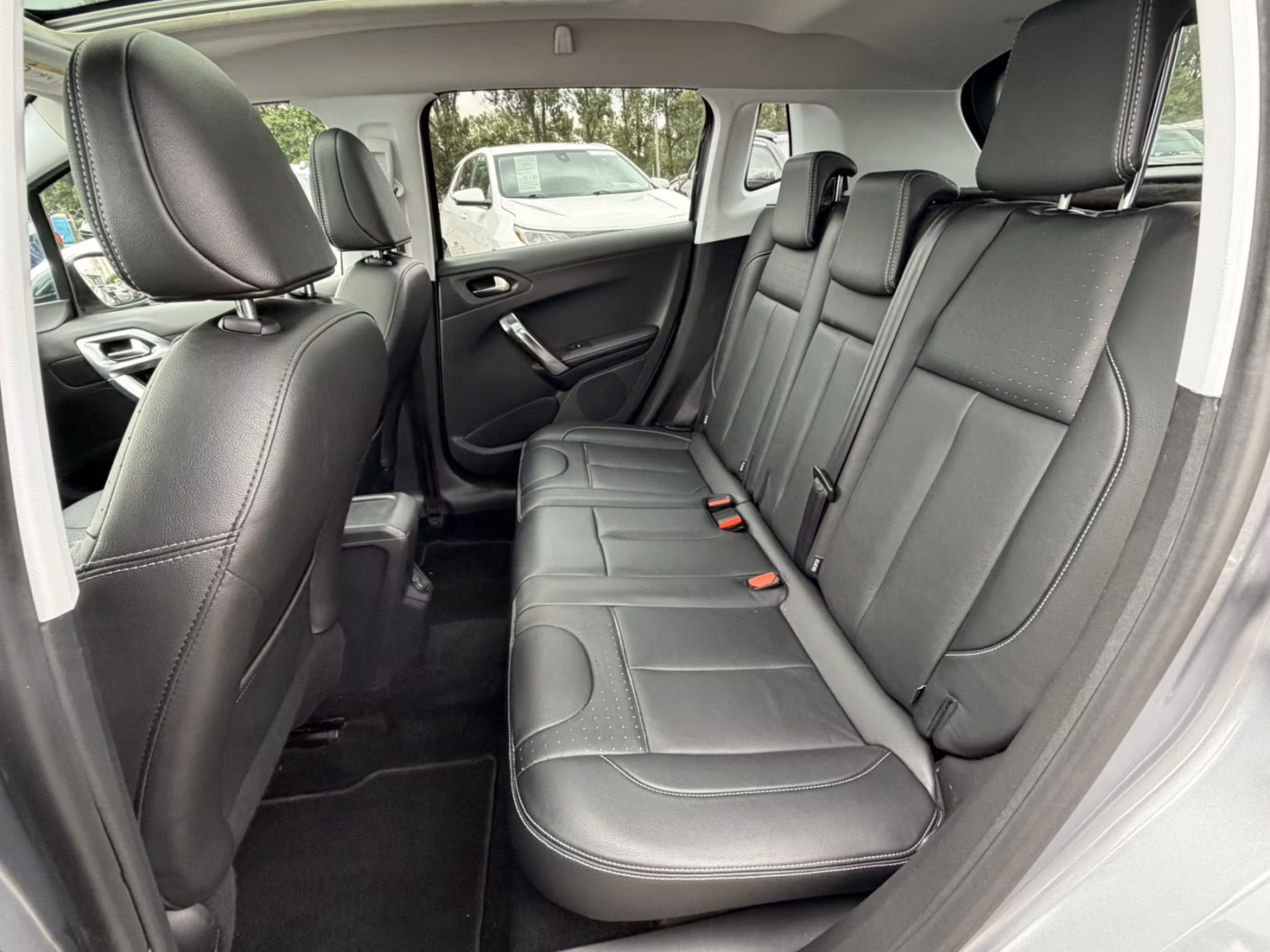 Peugeot 2008 фото 18