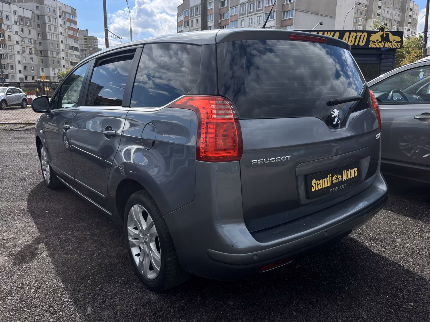 Peugeot 5008 фото 6